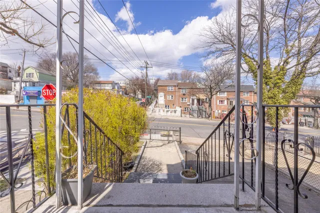 $799,999 | 1774 Pitman Avenue | Wakefield