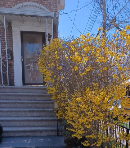 $799,999 | 1774 Pitman Avenue | Wakefield