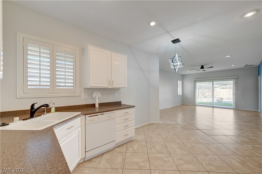 2576 Binary Stars Street Henderson, NV 89044 - Photo 12 of 61