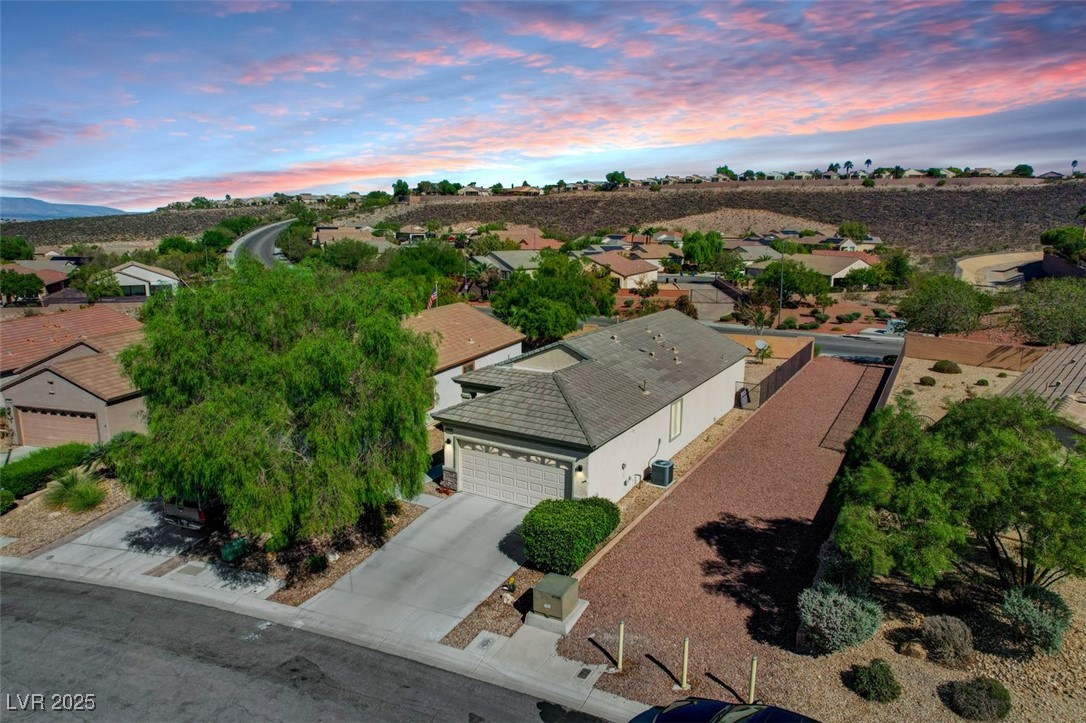 2576 Binary Stars Street Henderson, NV 89044 - Photo 3 of 61