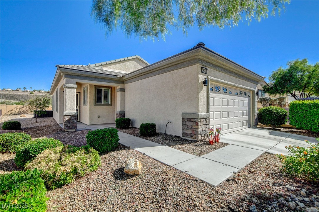 2576 Binary Stars Street Henderson, NV 89044 - Photo 6 of 61