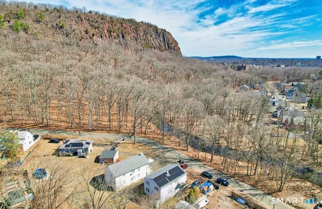 $2,200 | 18 West Hills Road, New Haven, CT 06515