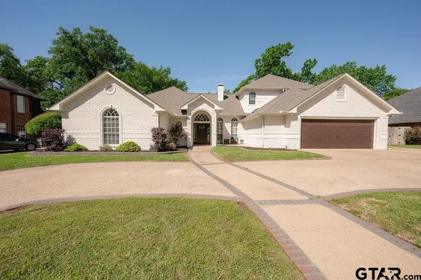 $725,000 | 5703 Spring Creek Drive, Tyler, TX 75703