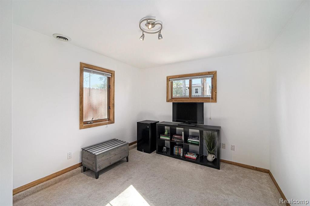 3627 Normandy Road Royal Oak, MI 48073 - Photo 14 of 29