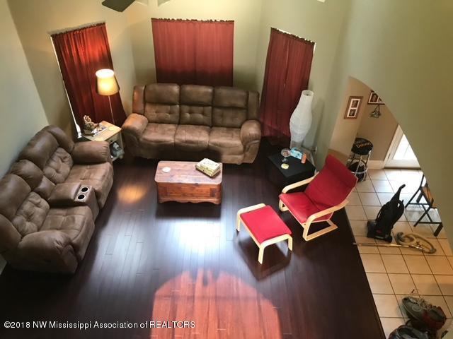 4102 Alexander Road Olive Branch, MS 38654 - Photo 3 of 9 GREATROOM