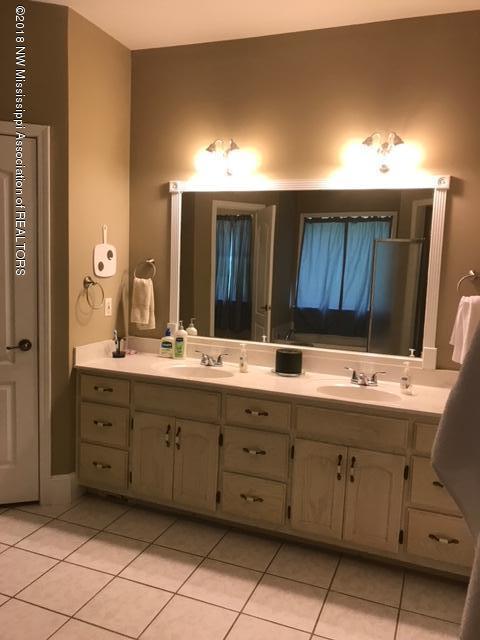 4102 Alexander Road Olive Branch, MS 38654 - Photo 9 of 9 MASTER BATH