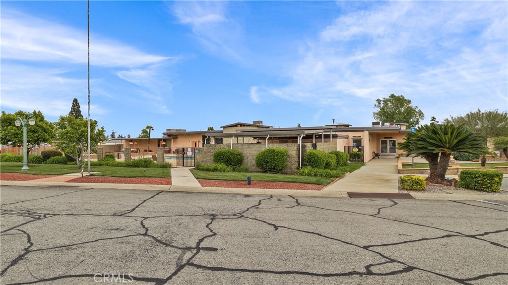 1400 13th Street, Unit 206 Upland, CA 91786 - Photo 21 of 28 a view of a basketball court
