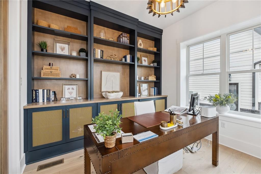 205 Rothaar Court Venetia, PA 15367 - Photo 3 of 35 a living room with furniture and a potted plant