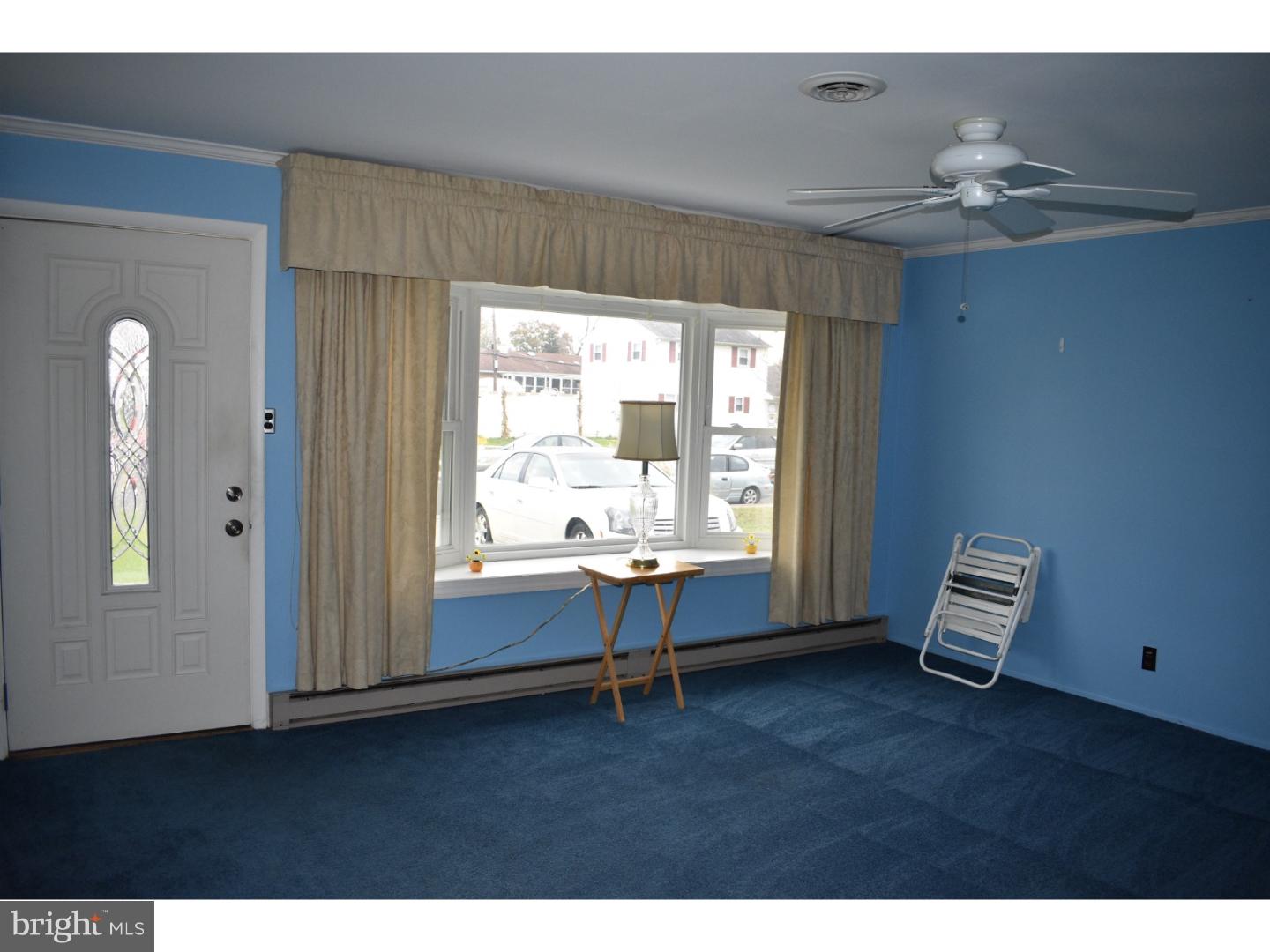 815 Chatham Road Fairless Hills, PA 19030 - Photo 2 of 23 Living Room
