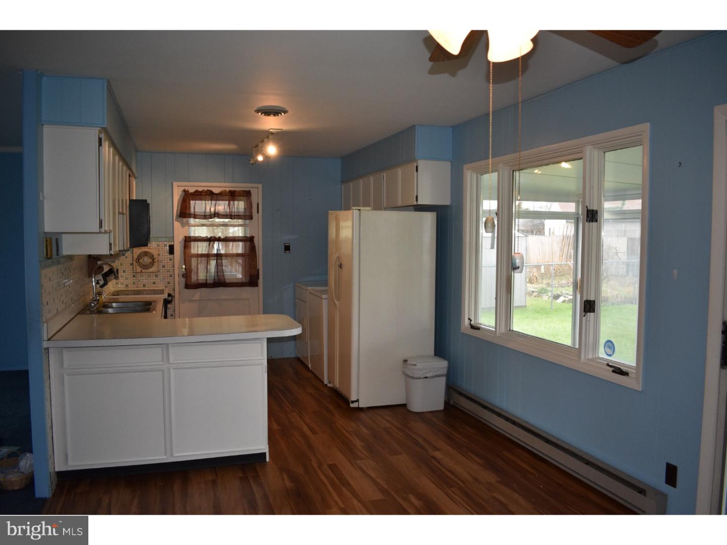 815 Chatham Road Fairless Hills, PA 19030 - Photo 12 of 23 Kitchen