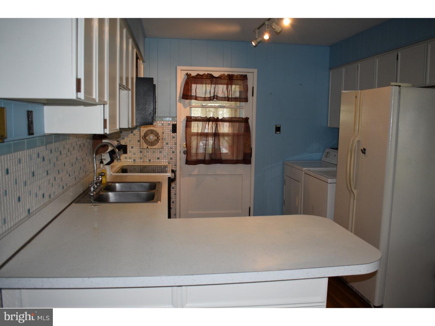 815 Chatham Road Fairless Hills, PA 19030 - Photo 14 of 23 Kitchen