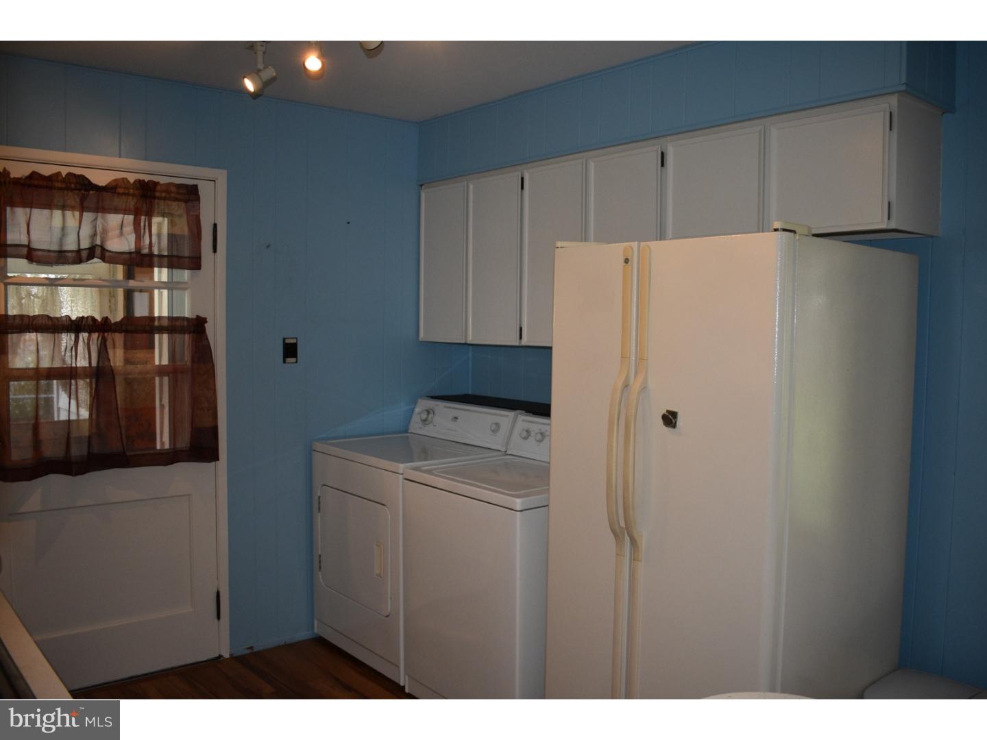 815 Chatham Road Fairless Hills, PA 19030 - Photo 17 of 23 Kitchen