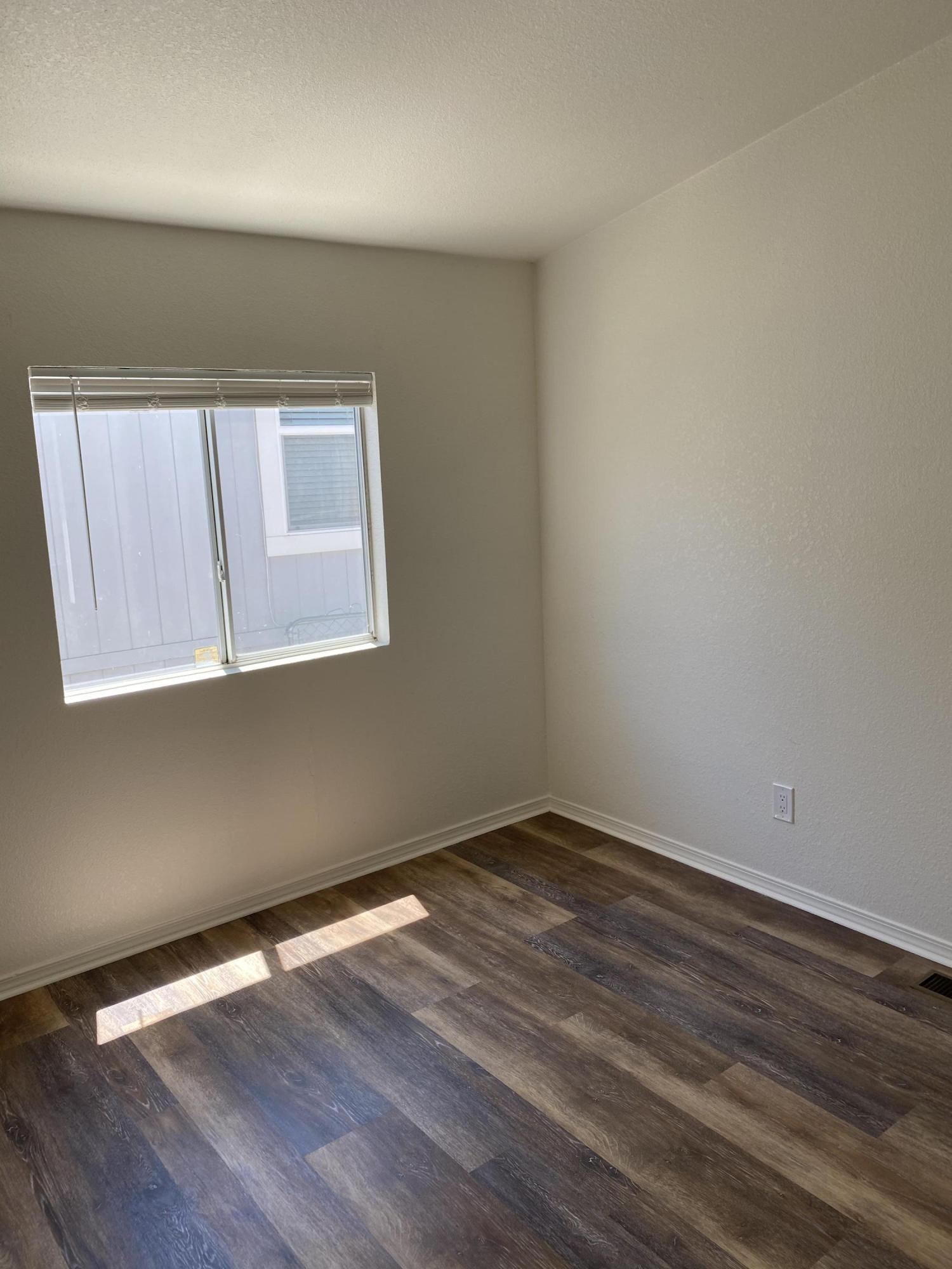 1550 Rory Lane, Unit 263 Simi Valley, CA 93063 - Photo 20 of 31 227AA8B3-E3D5-48EE-8162-9882D3D7A1B0