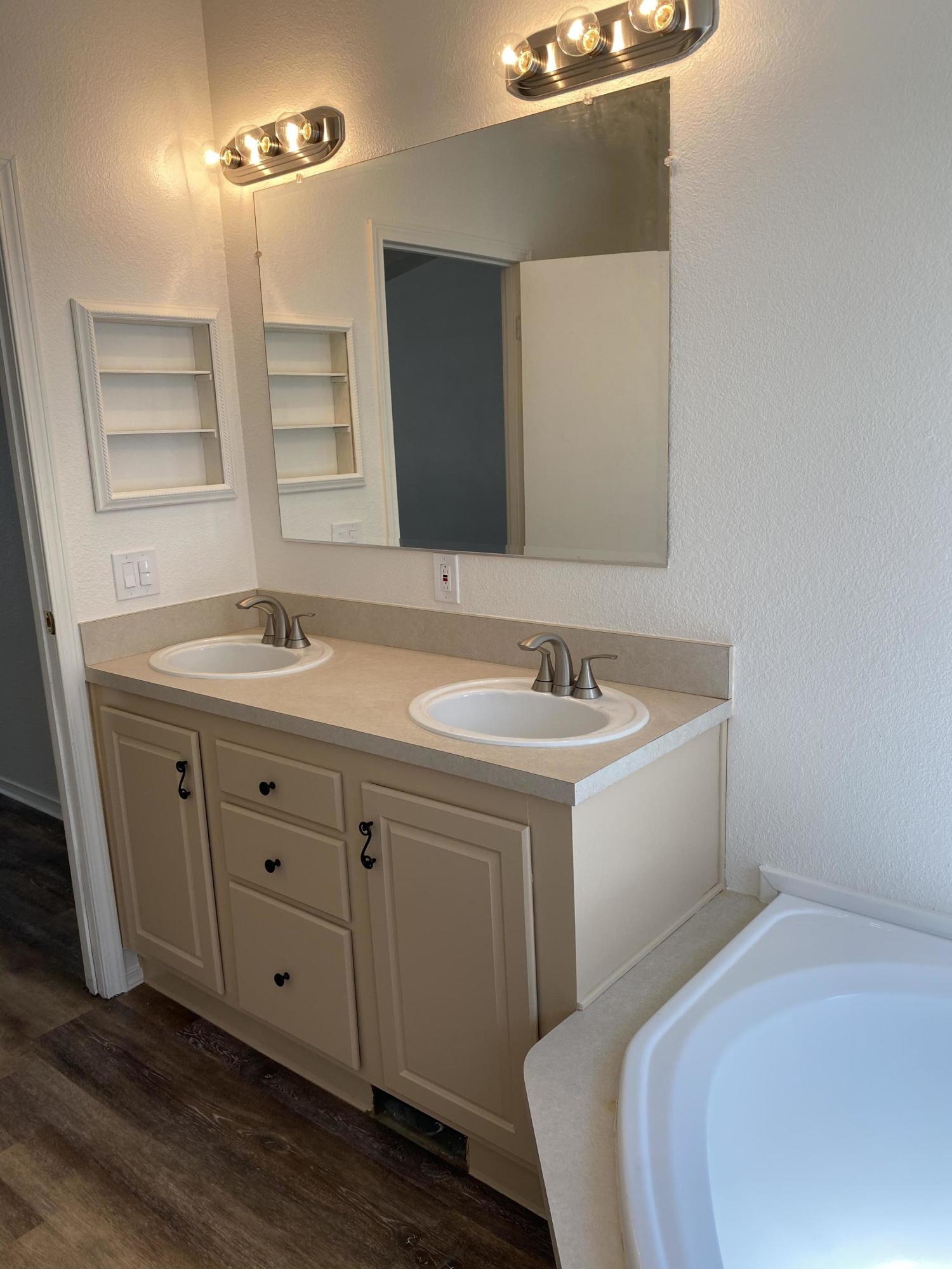 1550 Rory Lane, Unit 263 Simi Valley, CA 93063 - Photo 25 of 31 ABA6B94F-C5B8-4E34-A013-0BC262CC061E