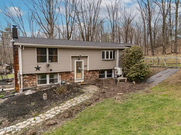 $435,500 | 26 Rapp Road, Austerlitz, NY 12017