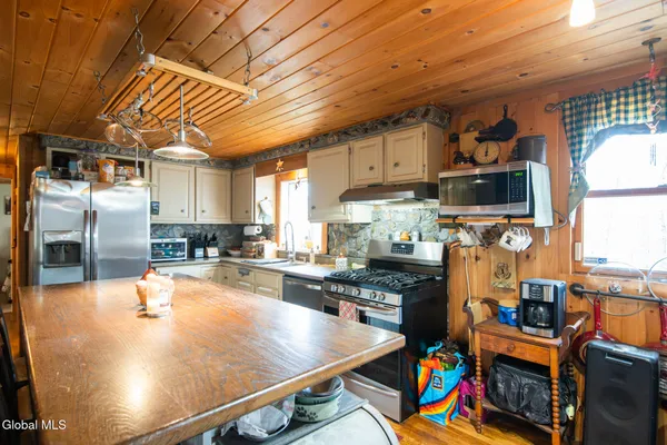 $435,500 | 26 Rapp Road, Austerlitz, NY 12017