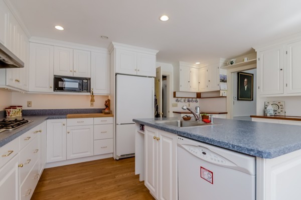 17 Forster Road Manchester, MA 01944 - Photo 12 of 28 Gallery Image 12