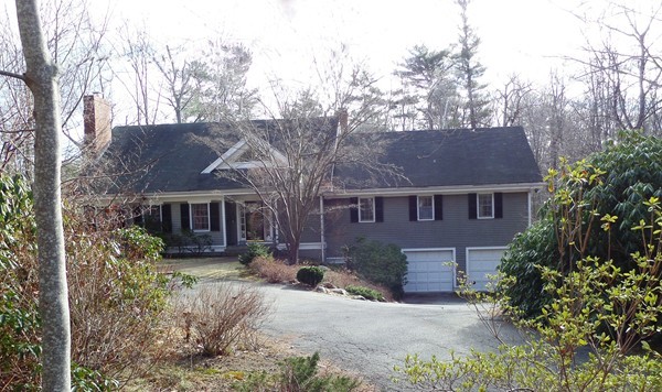 17 Forster Road Manchester, MA 01944 - Photo 2 of 28 Gallery Image 2