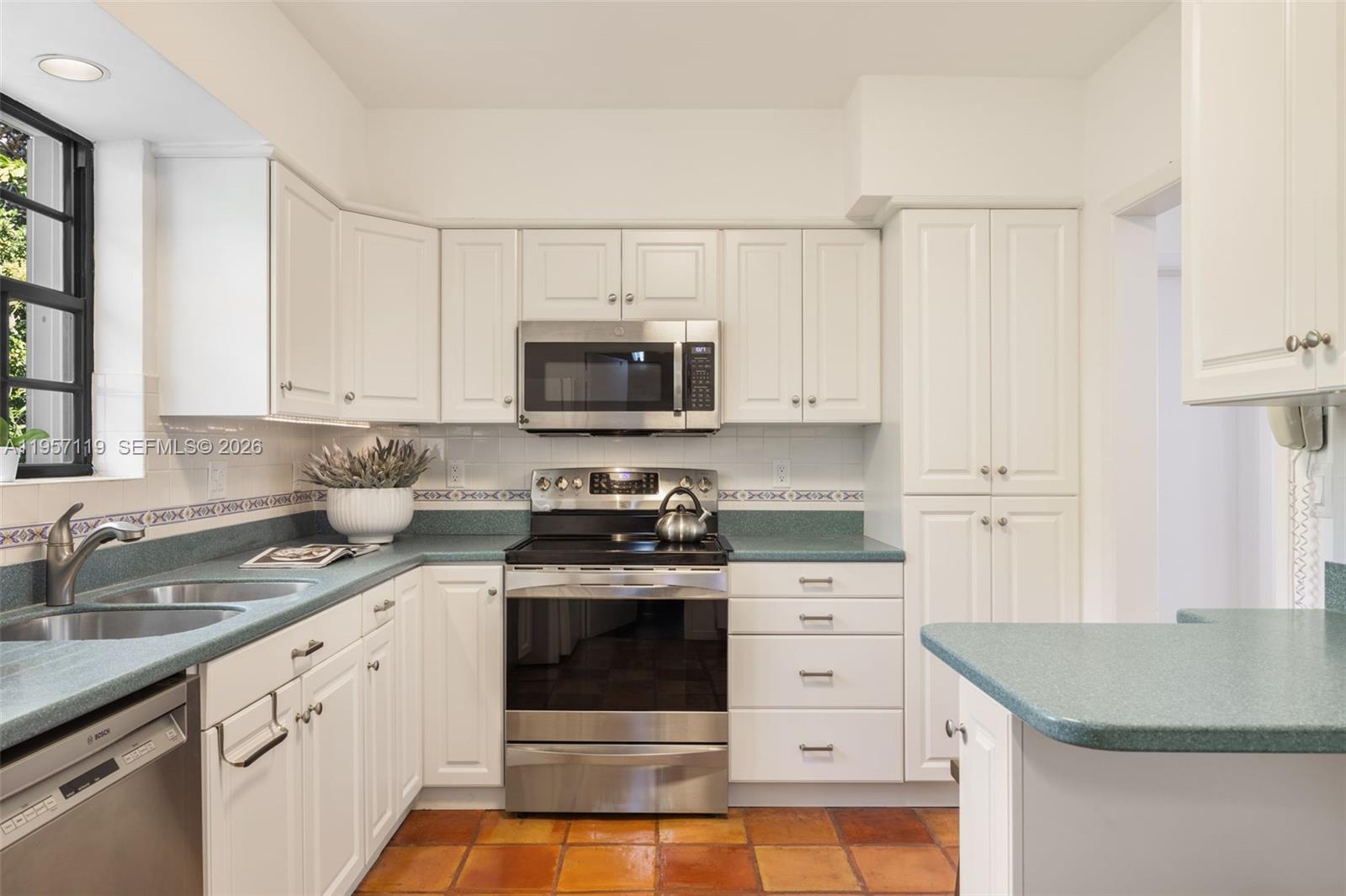 1435 Miller Road Coral Gables, FL 33146 - Photo 9 of 26