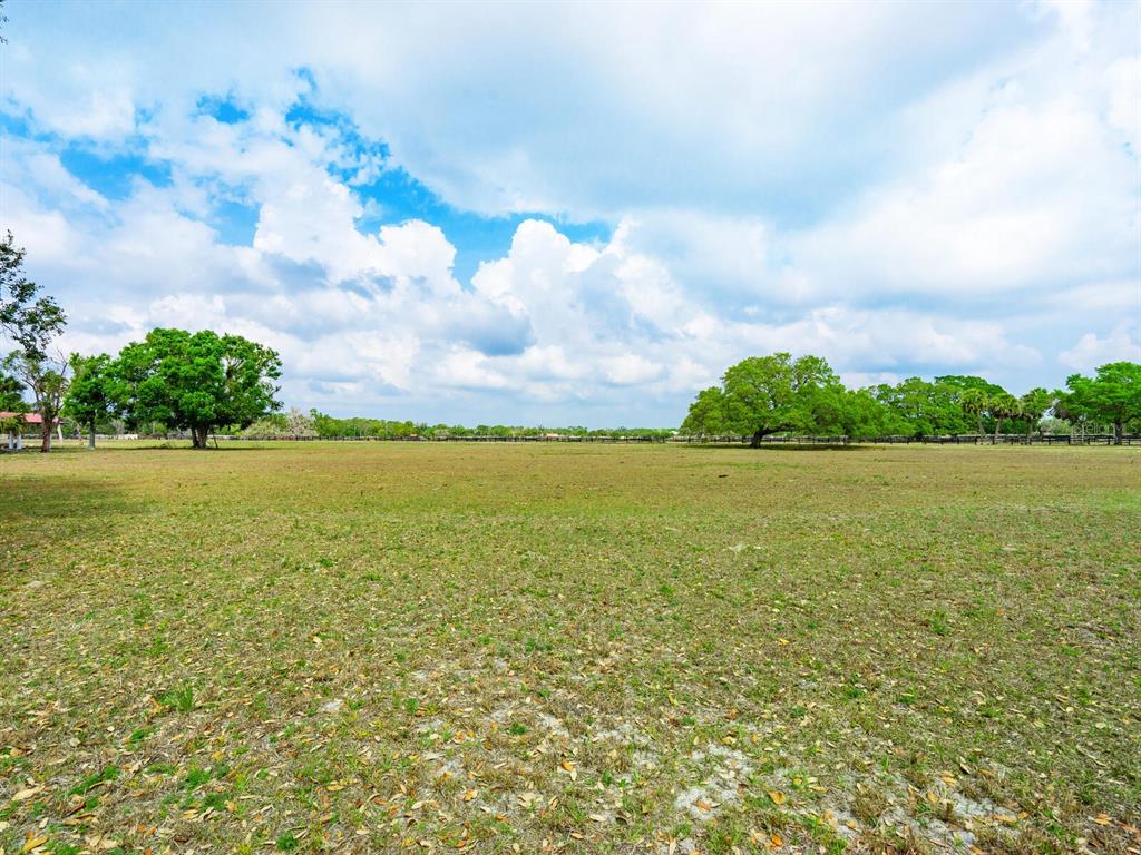 600 North Jackson Road Venice, FL 34292 - Photo 43 of 61 a view of an ocean and beach