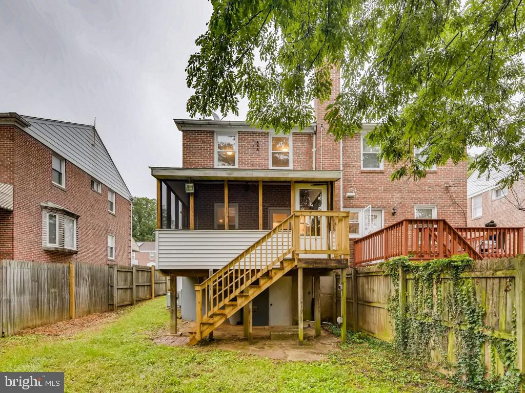30 Mardrew Road Baltimore, MD 21229 - Photo 22 of 26 Back Screened In Porch Off Rear