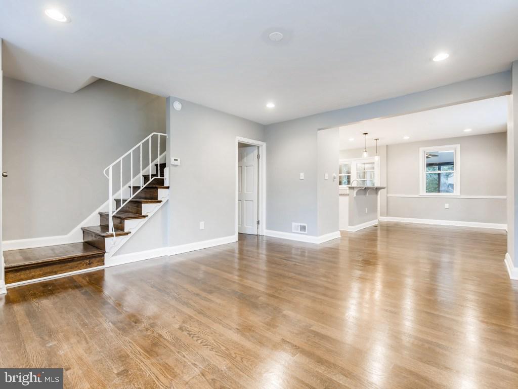 30 Mardrew Road Baltimore, MD 21229 - Photo 9 of 26 Gleaming Hardwood Floors