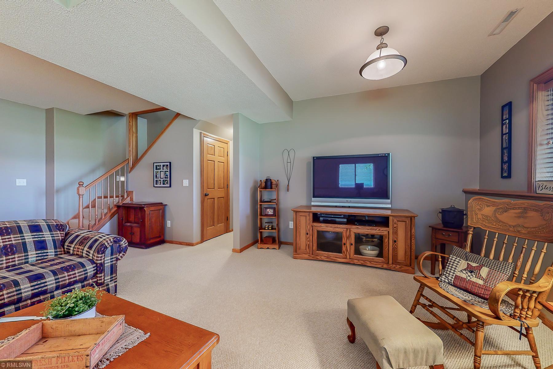 3621 Nottingham Drive Northwest Rochester, MN 55901 - Photo 24 of 33