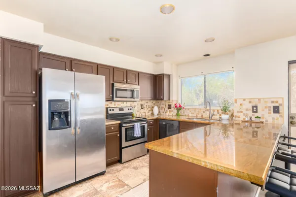 $2,500 | 10472 North Fair Mountain Drive, Tucson, AZ 85737