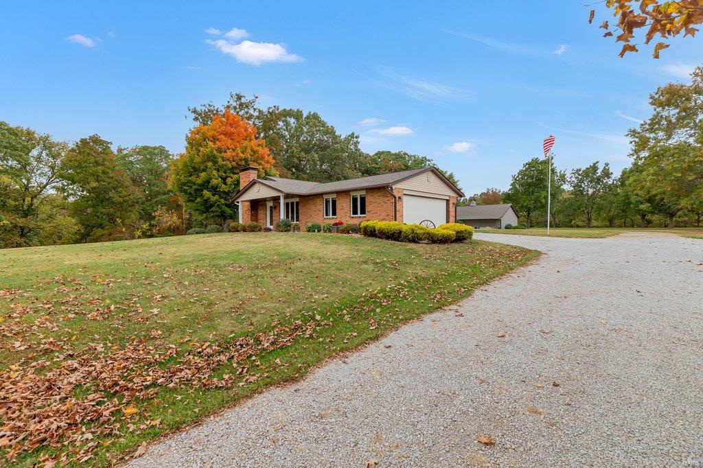 2041 Stemler Road Columbia, IL 62236 - Photo 6 of 49 Gallery Image 6