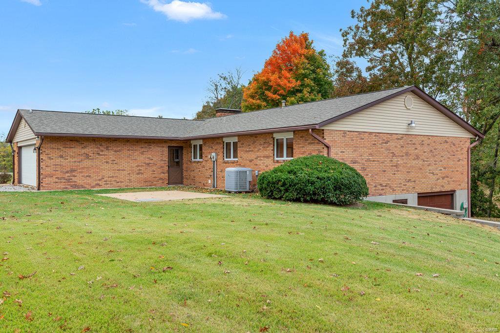 2041 Stemler Road Columbia, IL 62236 - Photo 9 of 49 Gallery Image 9