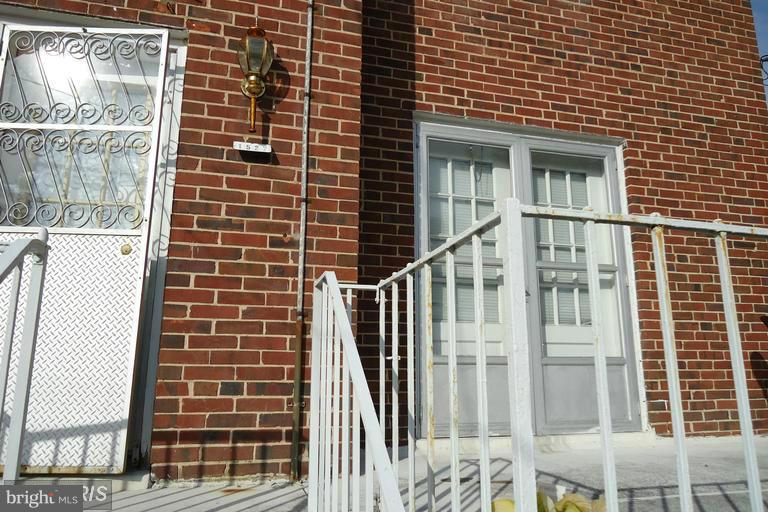 1527 Roundhill Road Baltimore, MD 21218 - Photo 14 of 16 Exterior (Rear)