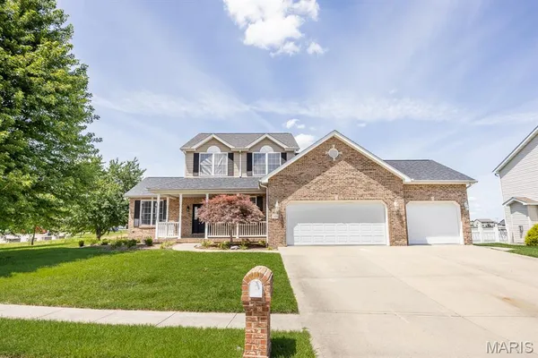 $450,000 | 301 Whetstone Lane, Mascoutah, IL 62258