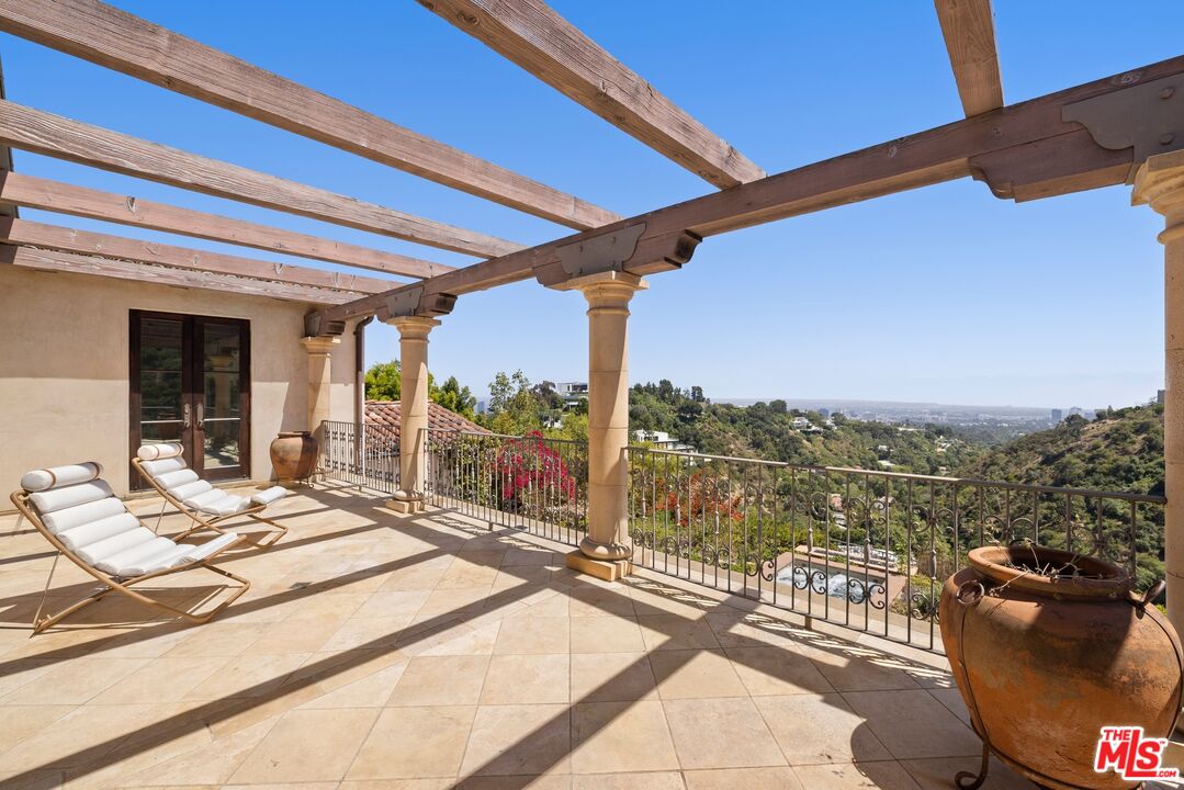 1111 Stradella Road Los Angeles, CA 90077 - Photo 32 of 37
