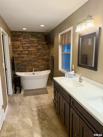 $675,000 | 15104 West Bittersweet Court, Brimfield, IL 61517