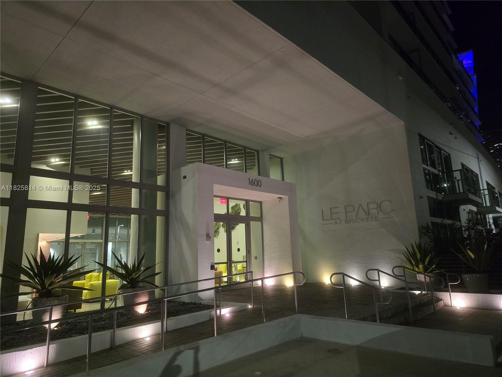 1600 Southwest 1st Avenue, Unit 809 Miami, FL 33129 - Photo 24 of 24 a view of a interior of the room