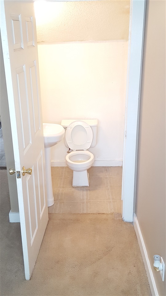 1087 Inman Road Memphis, TN 38111 - Photo 18 of 25 Half Bath