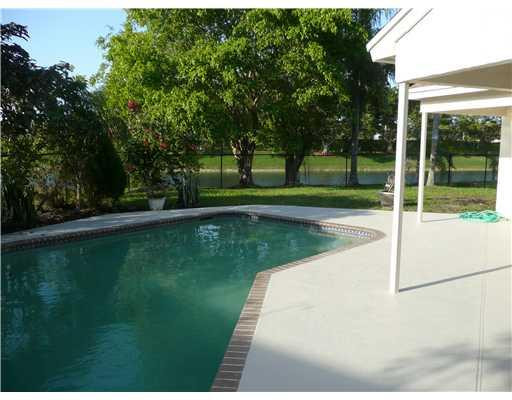12138 Rockwell Way Boca Raton, FL 33428 - Photo 11 of 12 Pool