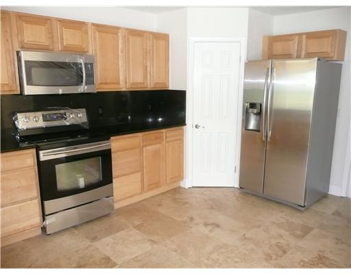 12138 Rockwell Way Boca Raton, FL 33428 - Photo 4 of 12 Kitchen