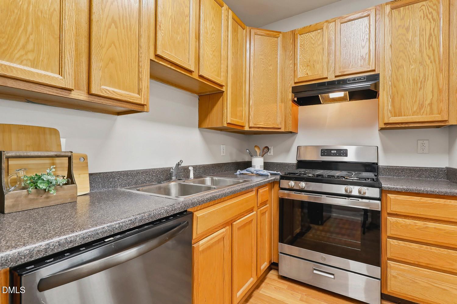 8620 Neuse Club Lane, Unit 107 Raleigh, NC 27616 - Photo 13 of 33 013-020-Kitchen-1500x1000