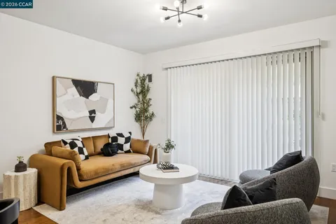 $425,000 | 438 West Grand Avenue, Unit 432, Oakland, CA 94612