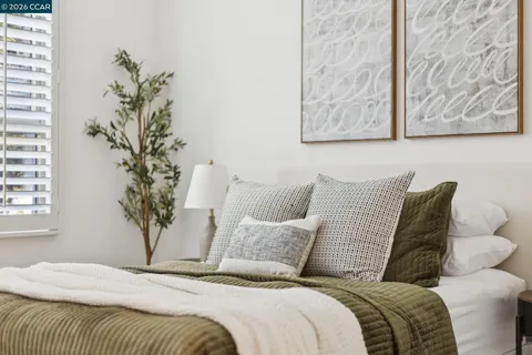 $425,000 | 438 West Grand Avenue, Unit 432, Oakland, CA 94612