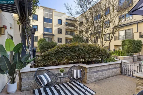 $425,000 | 438 West Grand Avenue, Unit 432, Oakland, CA 94612