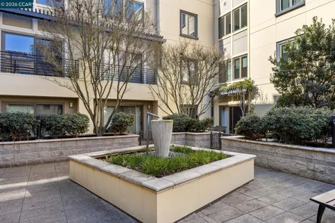 $425,000 | 438 West Grand Avenue, Unit 432, Oakland, CA 94612