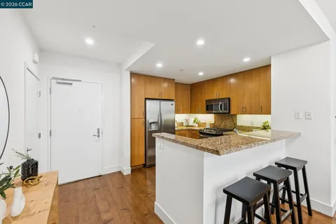 $425,000 | 438 West Grand Avenue, Unit 432, Oakland, CA 94612