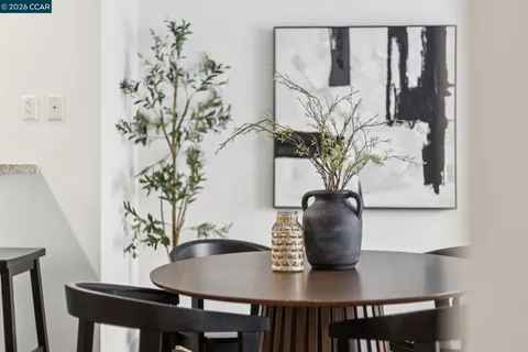 $425,000 | 438 West Grand Avenue, Unit 432, Oakland, CA 94612