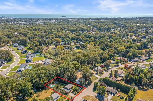 $699,000 | 116 Cornfield Road, Milford, CT 06461