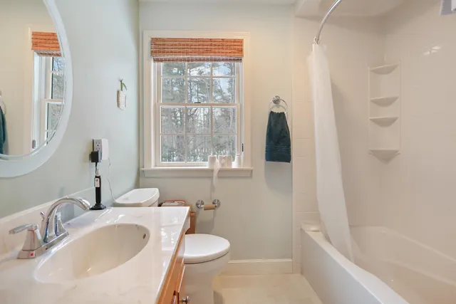 $748,900 | 9 Village Drive, Atkinson, NH 03811