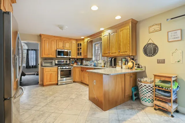 $748,900 | 9 Village Drive, Atkinson, NH 03811