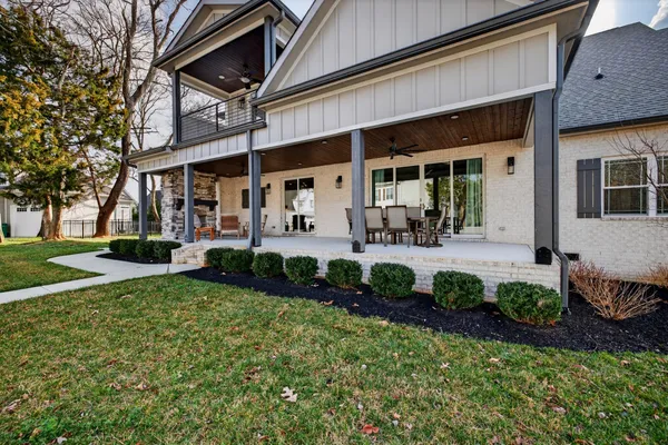 $1,039,990 | 185 WAKEBOARD Way, Winchester, TN 37398