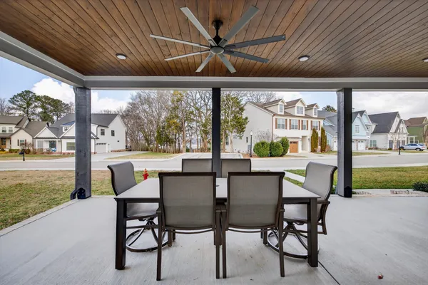 $1,039,990 | 185 WAKEBOARD Way, Winchester, TN 37398